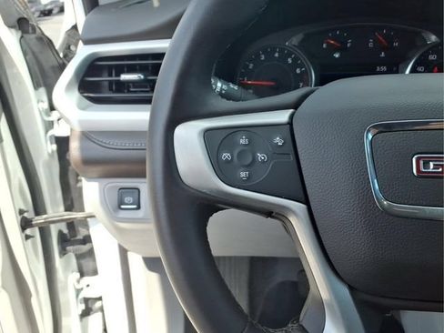 Used 2023 GMC Acadia SLT AWD/4WD image 25