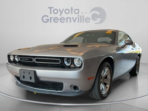 Used 2015 Dodge Challenger SXT w/ Driver Convenience Group RWD image 1