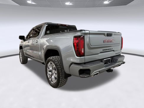 Used 2025 GMC Sierra 1500 Denali AWD/4WD image 3
