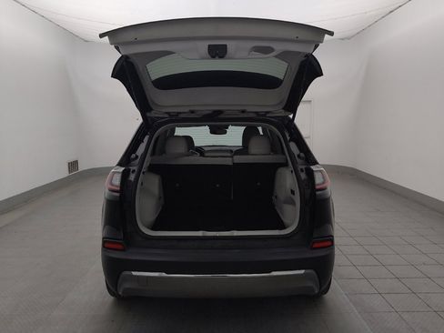 Used 2019 Jeep Cherokee Limited image 29