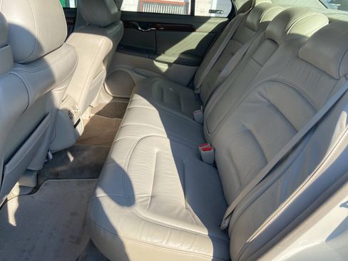 Used 2002 Cadillac De Ville w/ Comfort/Convenience Pkg FWD image 10
