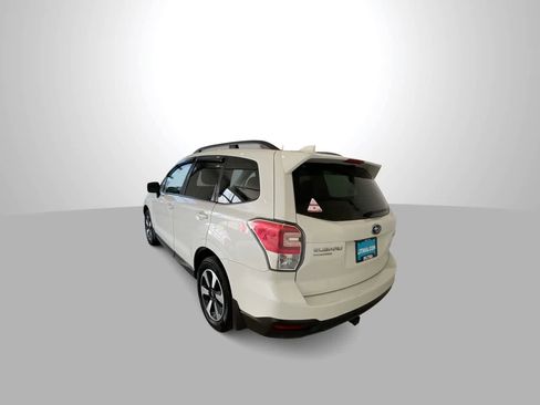 Used 2017 Subaru Forester 2.5i Premium image 6