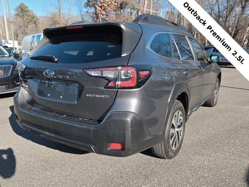 Used 2023 Subaru Outback Premium image 6