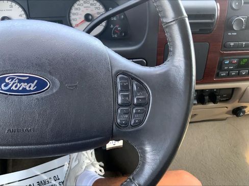 Used 2005 Ford F250 Lariat RWD image 24