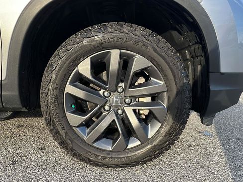 Used 2021 Honda Ridgeline Sport image 11