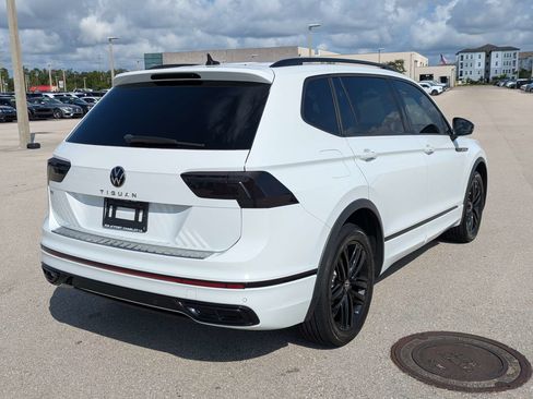 Used 2022 Volkswagen Tiguan SE R-Line FWD image 5