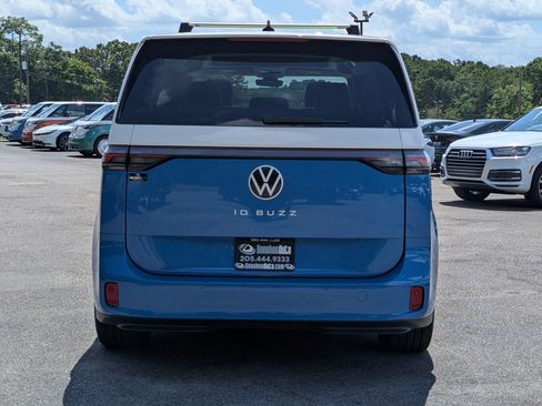 Used 2025 Volkswagen ID. Buzz 1st Edition RWD image 8