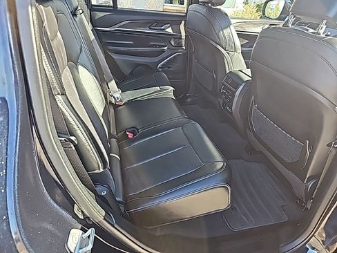 Used 2024 Jeep Grand Cherokee Overland AWD/4WD image 26