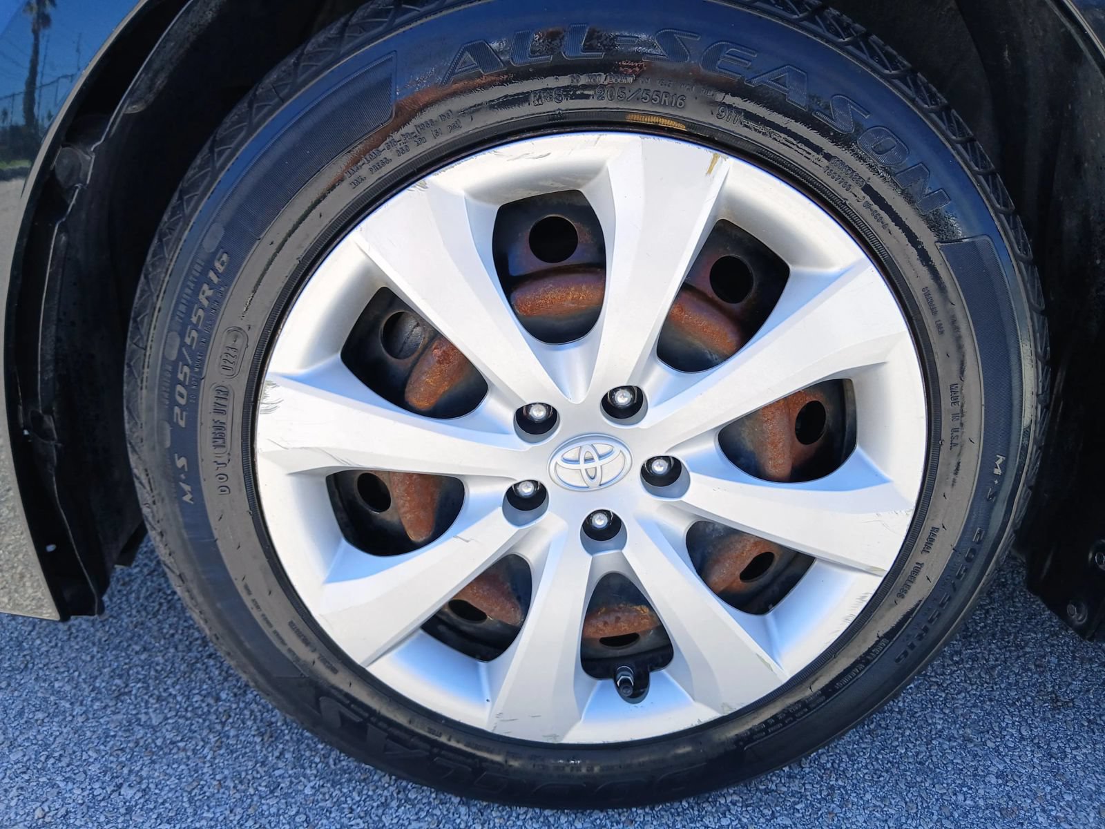 Used 2020 Toyota Corolla LE FWD image 16