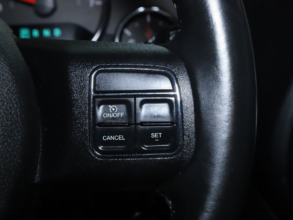Used 2017 Jeep Wrangler Rubicon w/ Connectivity Group AWD/4WD image 18