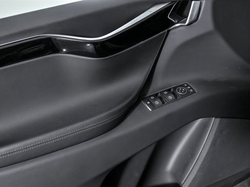 Used 2016 Tesla Model X 75D image 16