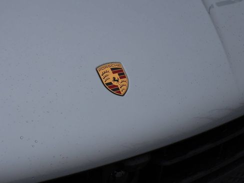 Certified 2026 Porsche Macan AWD/4WD image 13
