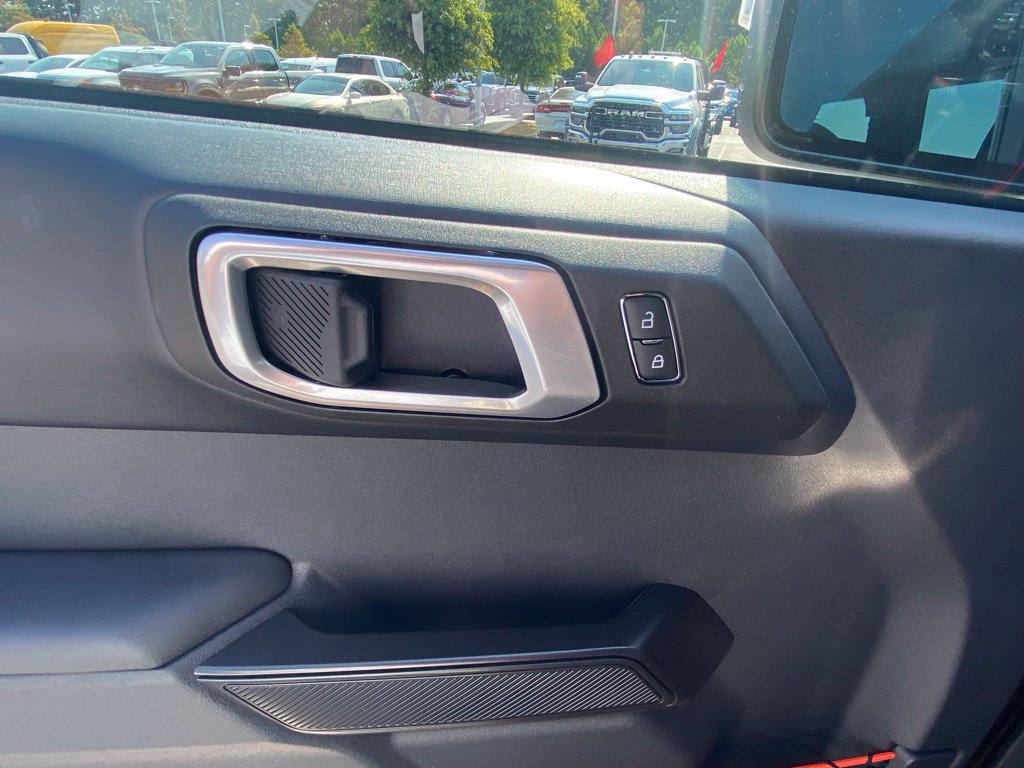 New 2026 Ford Bronco Raptor AWD/4WD image 11