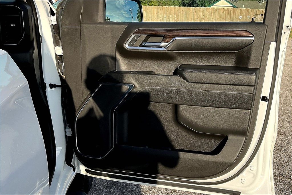 Used 2023 Chevrolet Silverado 1500 LT Trail Boss w/ Protection Package AWD/4WD image 19
