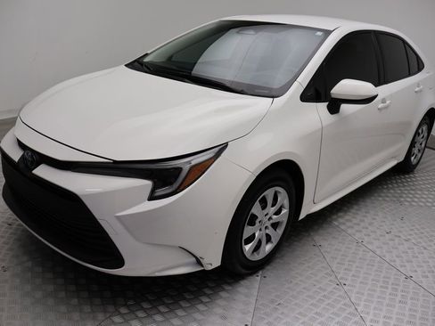 Certified 2023 Toyota Corolla LE image 2