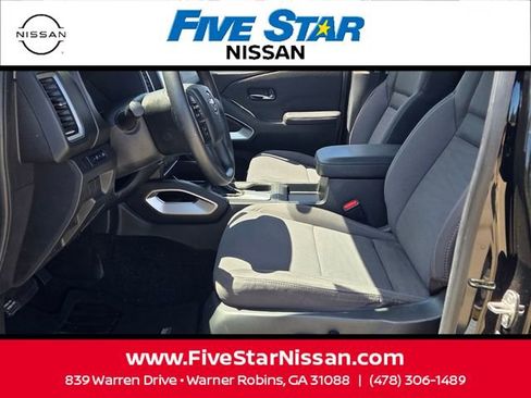 Used 2024 Nissan Frontier SV RWD image 5