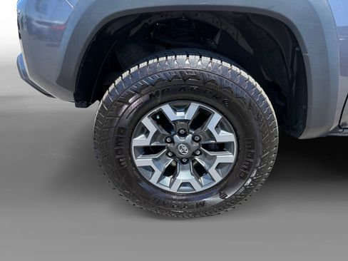 Used 2023 Toyota Tacoma TRD Off-Road w/ Technology Package AWD/4WD image 9