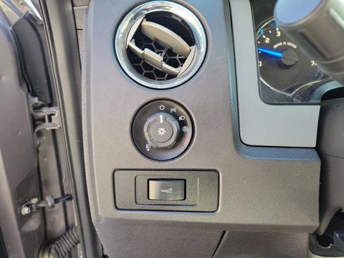 Used 2013 Ford F150 XLT w/ XLT Chrome Pkg image 23