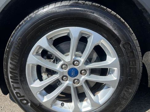 Used 2022 Ford Escape SE image 11