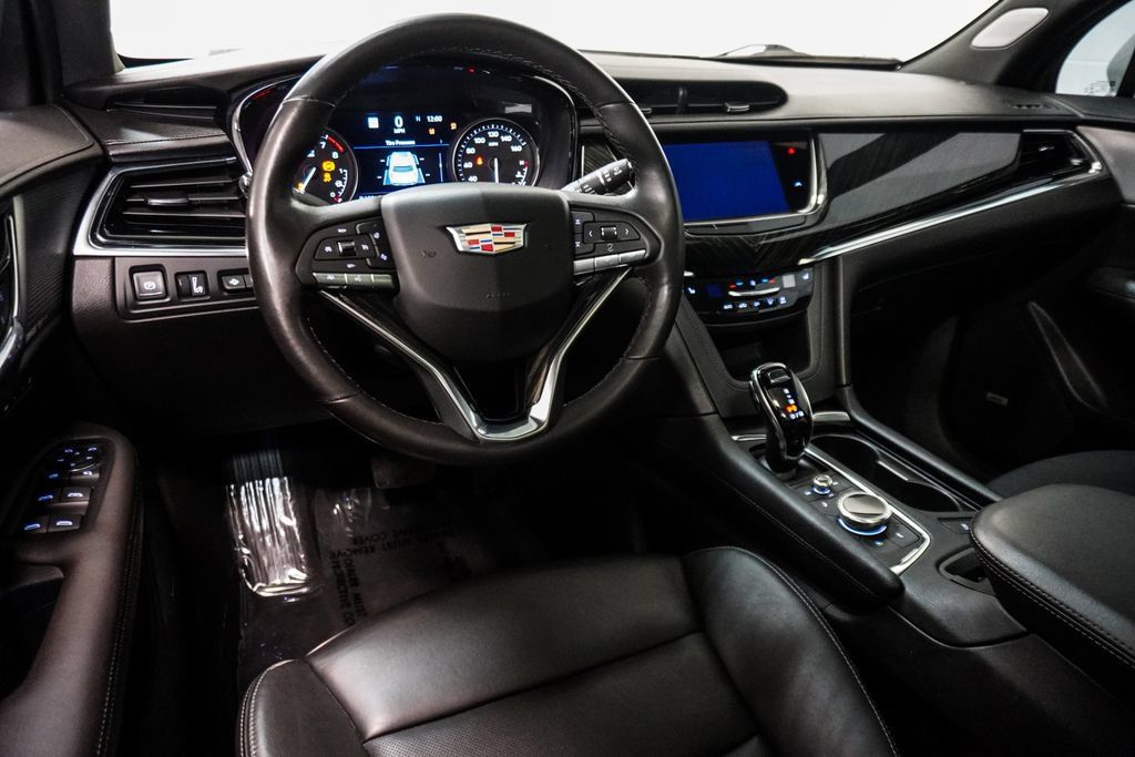 Used 2022 Cadillac XT6 Premium Luxury w/ Technology Package FWD image 14