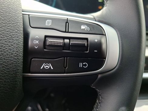 Used 2025 Kia Sportage EX image 22