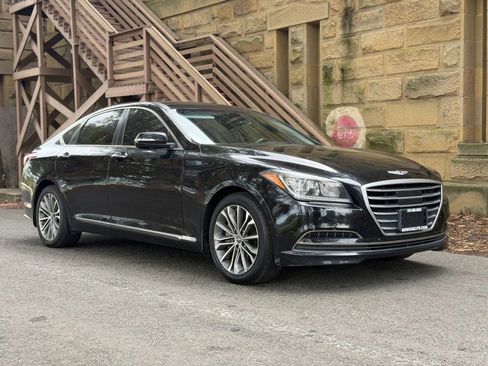 Used 2015 Hyundai Genesis 3.8 w/ Option Group 04 image 2