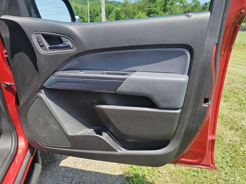 Used 2015 Chevrolet Colorado Z71 AWD/4WD image 14