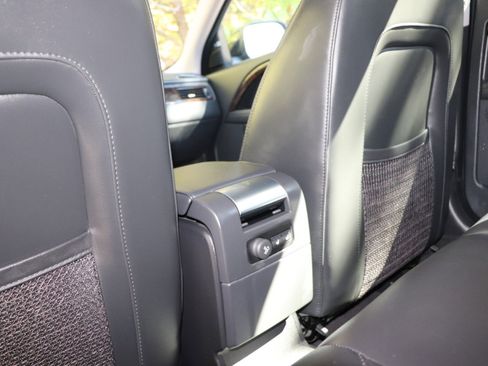 Used 2016 Volvo XC70 T5 Platinum w/ Climate Package image 32