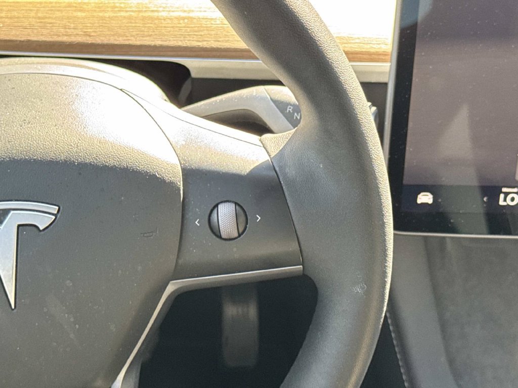 Used 2023 Tesla Model Y Long Range AWD/4WD image 12