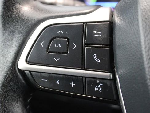 Used 2022 Toyota Highlander XLE AWD/4WD image 18