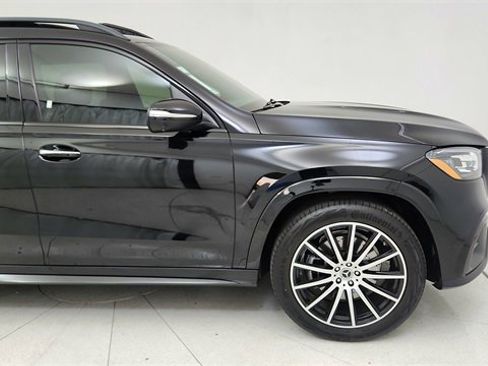 Used 2025 Mercedes-Benz GLS 450 4MATIC image 7