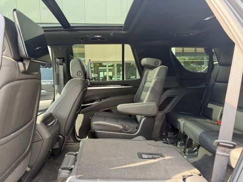 Used 2025 Cadillac Escalade Sport w/ Touring Package AWD/4WD image 15