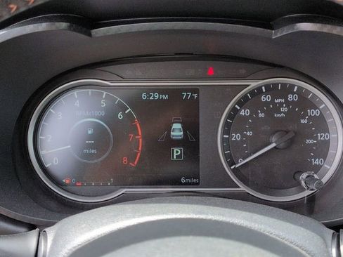 New 2025 Nissan Versa SR FWD image 17