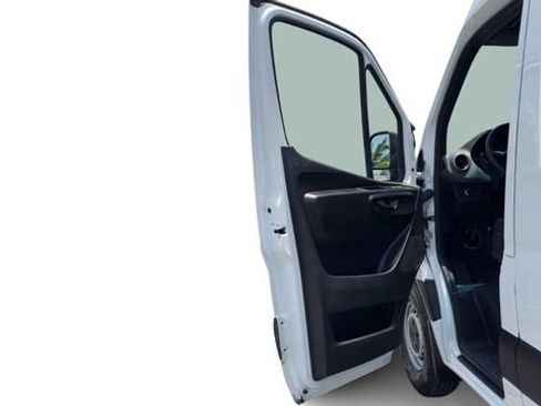 Used 2025 Mercedes-Benz Sprinter 2500 image 11