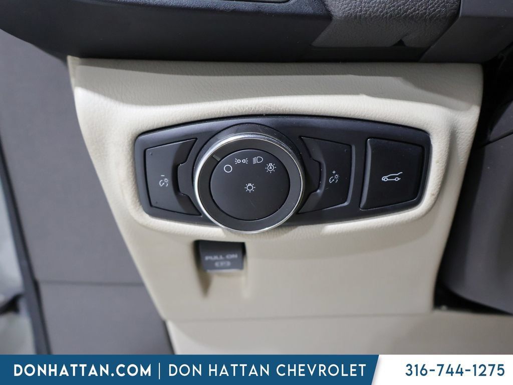 Used 2016 Lincoln MKX Reserve w/ Luxury Package AWD/4WD image 2