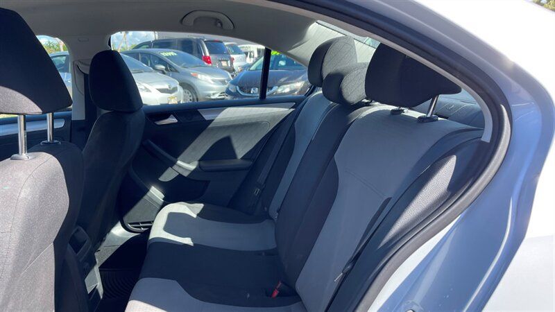Used 2017 Volkswagen Jetta S FWD image 15