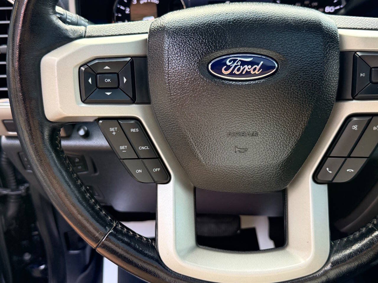 Used 2022 Ford F250 Lariat w/ Lariat Ultimate Package AWD/4WD image 26