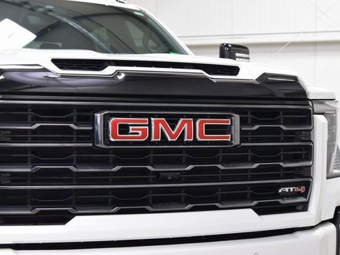 Used 2024 GMC Sierra 2500 AT4 w/ AT4 Premium Plus Package image 11