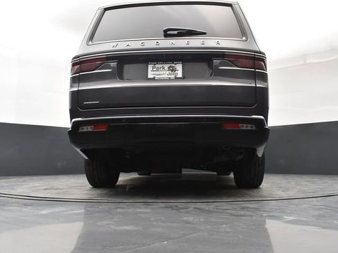 Used 2023 Jeep Wagoneer L 4WD w/ Premium Group I image 23