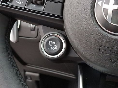 New 2025 Alfa Romeo Giulia AWD w/ Driving Assist Package image 21