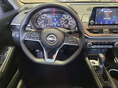 Used 2024 Nissan Altima 2.5 SV image 22