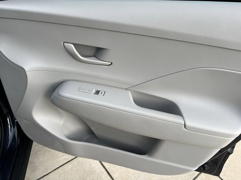 Used 2024 Hyundai Kona SEL w/ Convenience Package FWD image 6