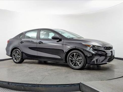 Used 2024 Kia Forte LXS image 11