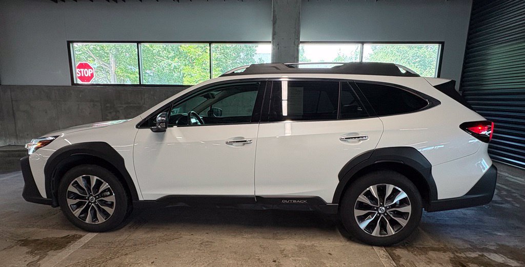 Used 2025 Subaru Outback Touring XT AWD/4WD image 2