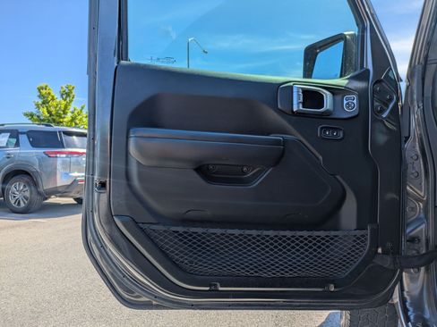 Used 2018 Jeep Wrangler Unlimited Sport S AWD/4WD image 14