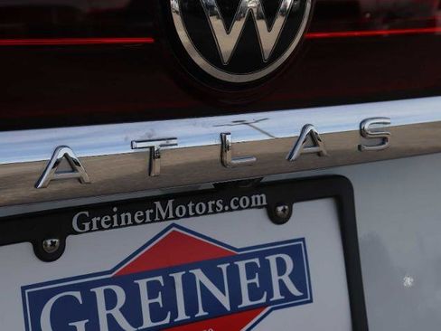 Used 2025 Volkswagen Atlas SE image 12