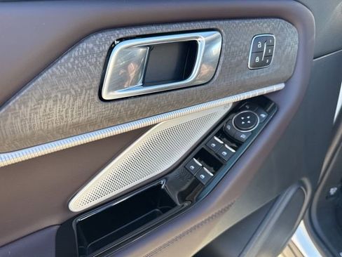 New 2026 Ford Explorer Platinum image 28
