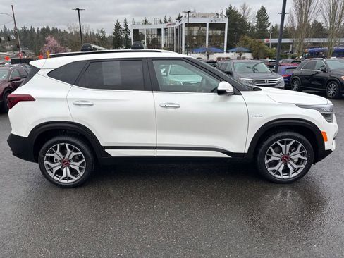 Used 2021 Kia Seltos SX w/ SX Sunroof Package image 4