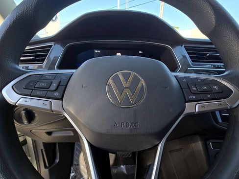 Certified 2022 Volkswagen Tiguan S image 14