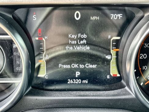 Used 2023 Jeep Gladiator Willys image 18